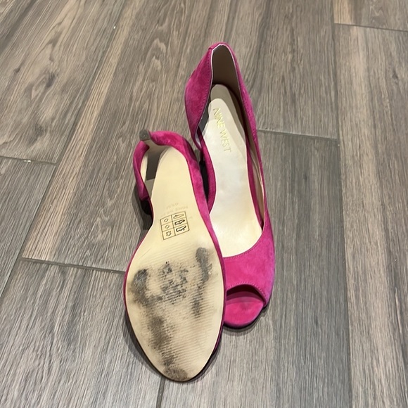 Peep toe pumps - Picture 2 of 6